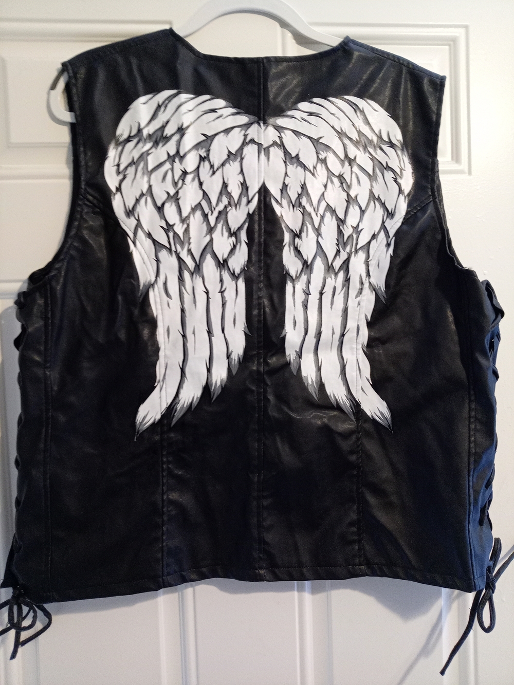 MEN'S PLEATHER BLACK MOTORCYCLE VEST ANGEL WING LOGO TIE UP SIDES MENS XL